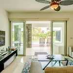 New Condos With Private Pool Plus Restaurants And Gym